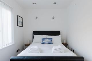 GuestReady - Riverside Retreat in Wapping - 2