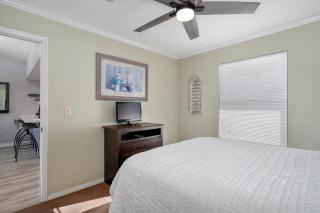 Lake Breeze Getaway - 1