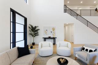 LUXE - Nouveau - Sparkling Pool - Walk to Old Town - 1