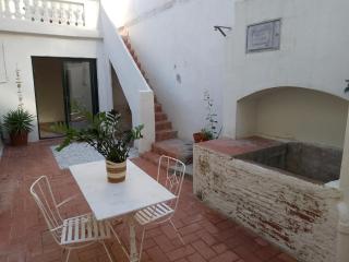 Charming traditional family townhouse in Calella - 0