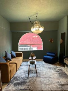 161-2D A One-Bedroom Artistic Refuge - 0