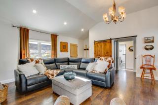 Fully Updated! Zanesville Home with River Views - 0