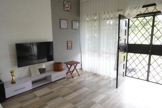 Family Courtyard Bungalow - 8