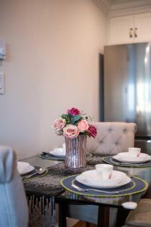 New Quiet Charming 1BR Suite near UBC & PW Park - 8