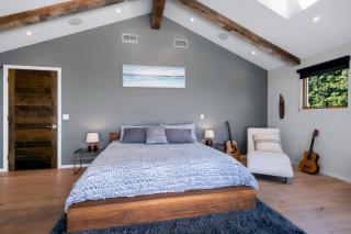 Modern Sea Escape - 5