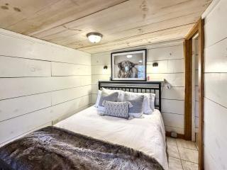 1930's Highlands Hideaway - 8