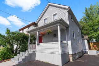 Niagara Falls Retreat 2BR with Parking - 5