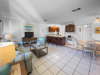 Hidden Beach Villas 111 l Heated community pool l Tennis and Shuffleboard l Across from the Beach - 2