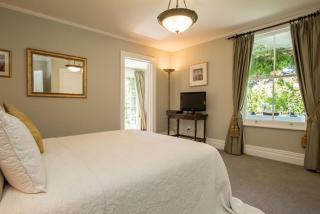 Woodside Bed and Breakfast - 8