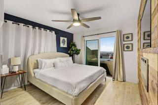 The California - On Top of San Diego in a Hot Tub - 7