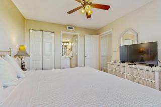 Pelican Beach Resort 509 - 2