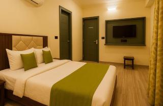 Hotel Super Affordable silverkey Stay Near Krishna Nagar -Free Parking Facility - 6