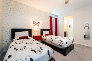 Gorgeous 7BR Villa w Pool Games Resort Access - 2