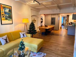 Leone Stays - Golden Castle Loft - 2