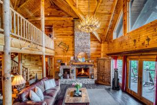 Luxe Cabin - Hot Tub, Deck, Views, Near Blue Ridge - 3