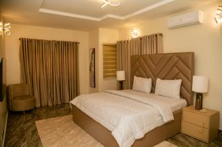 4 bedroom semi detached townhouse in Old Ikoyi - 4