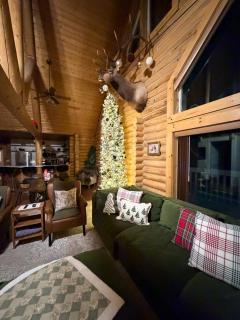 Large Off-Grid Luxury Cabin- creek land & views - 5