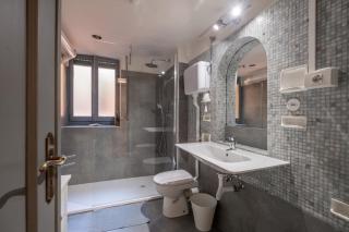 Quiet ,cosy , super central, 2 bedrooms - 8