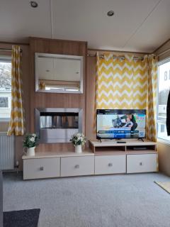 Caravan 18 on Tattershall lakes - 5