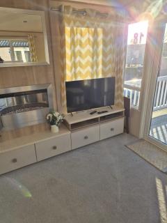 Caravan 18 on Tattershall lakes - 4