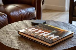 Focus Up at the Mountains Ski Retreat Hot Tub MTN Green - 9