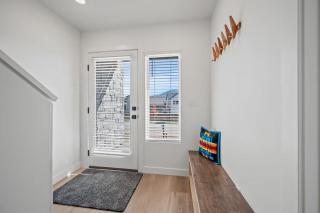 Focus Up at the Mountains Ski Retreat Hot Tub MTN Green - 2