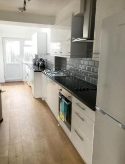 Cosy 4 Bed House In Solihull Near Town-NEC-BHX - 1