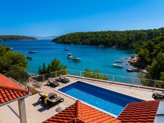 Luxury Villa Kate - in Lucice Bay with turquoise sea, Amazing Seaviews, and Heated Pool - 3