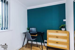 3x Bedroom Apartment that Sleeps 6x with Ample Parking - 4