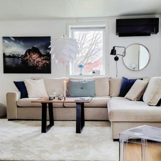 1950S Functionalist Cabin With Vågakallen Views - 9