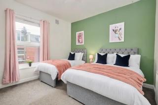 The Bluebird B&B II - 5