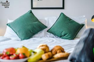 3x Bedroom Apartment that Sleeps 6x with Ample Parking - 3