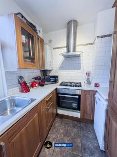 Cosy central Apt with Private Balcony by LS2G Stay Greater London - 2