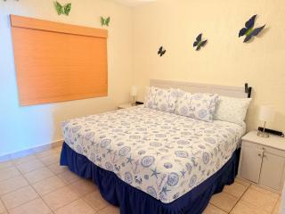 Princesa 3BR 2BA OV Penthouse- 502D - 1