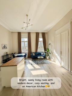 Stylish Parisian 3BR in Central Budapest, Sleeps 9 - 8
