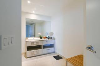 Cosy 1 Bedroom On the Beach, Ocean & City Views at LYFE Resort - 2