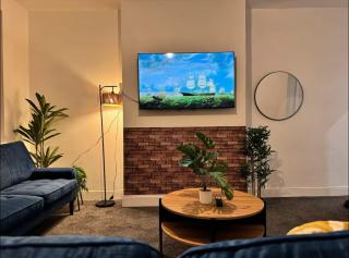 3 Bed Stay for Families, Groups And Contractors - 8