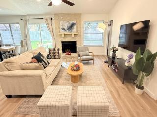 Modern and Cozy 3BR Retreat Perfect for Families or Big Group - 7