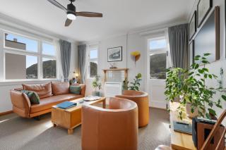 The Signal - Stylish Deco Apt with Deck and Marina View - 9