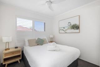 Ocean Breeze - Metres to Shoal Bay Beach - 4