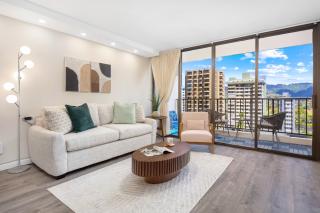 10Fl Remodeled, Walk to Waikiki Beach with Wi-Fi & Parking - 0