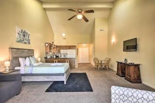 Resort Escape • Heated Pool + Balcony • Sleeps 4 - 3