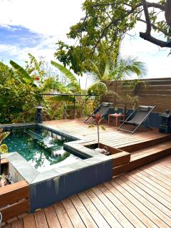 VILLA SAMAE - Vue Océan, Piscine, Jacuzzi & Charme Tropical à La Réunion - 6