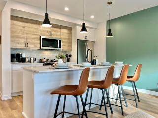 Luxury 2 Bedroom Mountain View Condo - 1