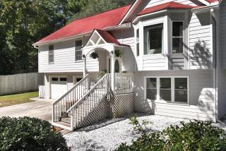 Spacious 5BR Family Retreat Near Mall of GA Sleeps 13 - 7