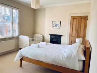 Cosy 4 bed 20min from London Bridge - 6