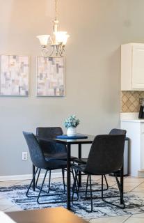 Spacious Vaulted 4BR Family Home Near Mall of GA Sleeps 12 - Dacula - 3