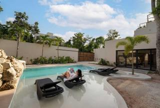6BR Luxury Villa Perla with 2 Pools & Game Room - 9