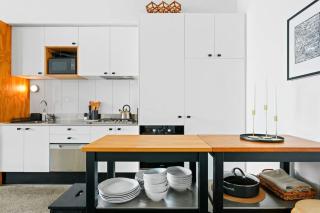 Refined Seddon Retreat in Coveted Locale plus parking - 7