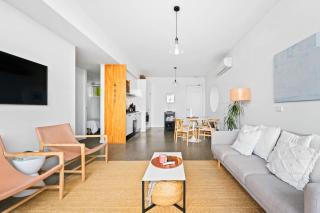 Refined Seddon Retreat in Coveted Locale plus parking - 5